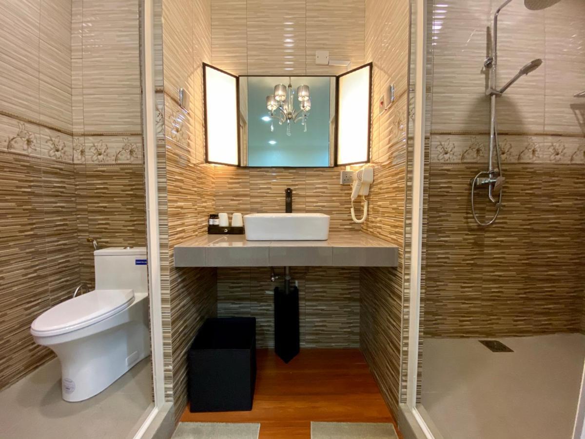 J Boutique Hotel 新张优惠 Muar Bagian luar foto