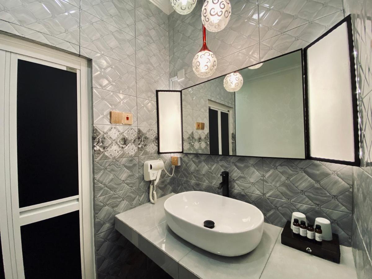 J Boutique Hotel 新张优惠 Muar Bagian luar foto